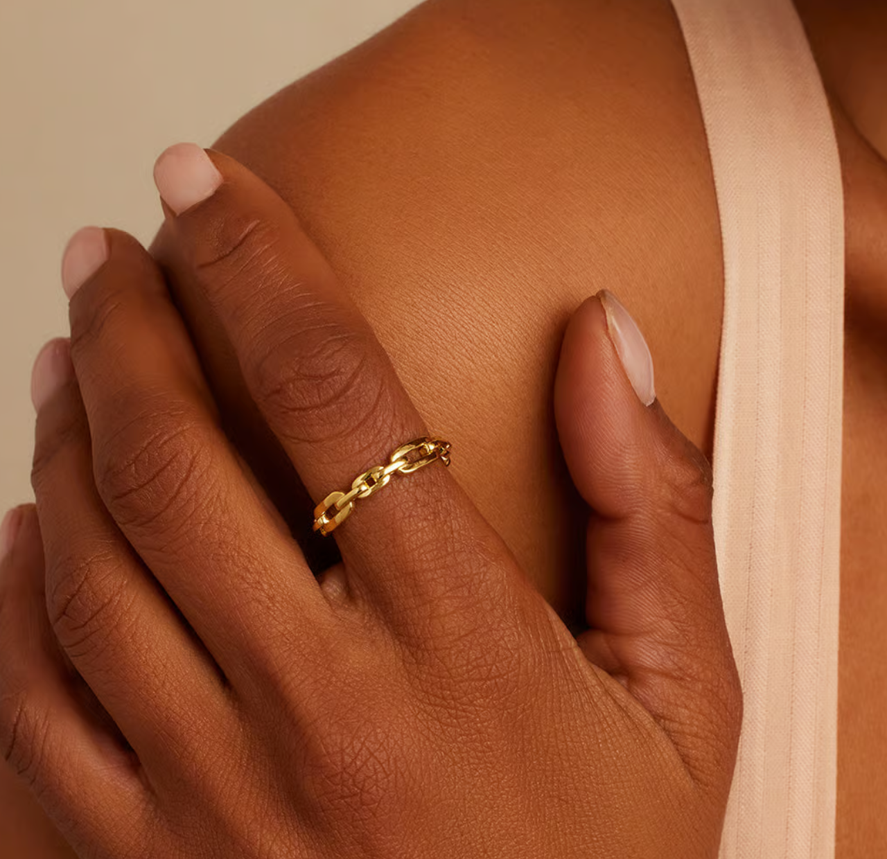 Stunning Gold Chain Ring