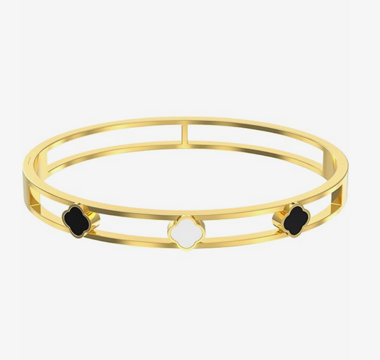 Glamorous Versatile 18k Gold Clover Bangle